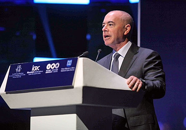 אלחנדרו מיורקאס, סגן השר להגנת המולדת של ארצות הברית. צילום: חן גלילי