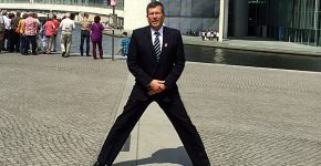 גלעד רבינוביץ' בין מזרח למערב