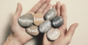 מילים כשרות ועדינות - נסו, לא תרצו לדבר אחרת. צילום: BigStock