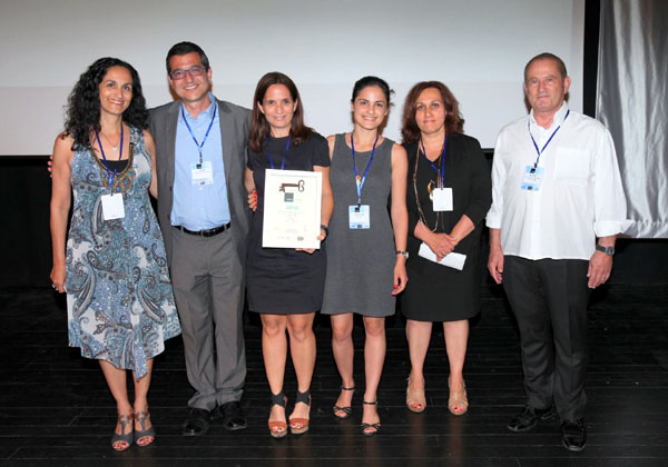 מימין: איציק כגן, יו"ר איגוד יועצי התקשורת ויחסי הציבור בישראל; ד"ר גילה אורן, ראשת המחלקה לשיווק, פרסום ודיגיטל בבית הספר למנהל עסקים של המסלול האקדמי המכללה למנהל; מיטל וינרבה, מנהלת מרקום ודיגיטל במטריקס; שירה רז מייזנר, מנהלת השיווק של מטריקס; רונן עפר, יו"ר הפורום לחדשנות בשיווק; ואיילת גלוברמן, שותפה וסמנכ"לית השיווק של תפן