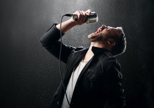 נמל מבטחים להפרת זכויות יוצרים? הפופ נגד יוטיוב. אילוסטרציה: BigStock