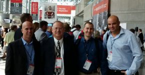 משלחת GIV Solutions בניו יורק. מימין לשמאל: ירון רפופורט, סמנכ"ל טכנולוגיות; צחי הדר, מנהל הפיתוח; מאיר גבעון, מנכ"ל; יוסי עפרוני, סמנכ"ל שיווק ומכירות