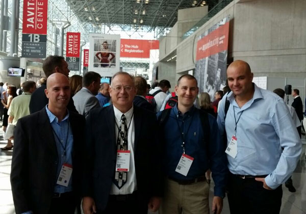 משלחת GIV Solutions בניו יורק. מימין לשמאל: ירון רפופורט, סמנכ"ל טכנולוגיות; צחי הדר, מנהל הפיתוח; מאיר גבעון, מנכ"ל; יוסי עפרוני, סמנכ"ל שיווק ומכירות