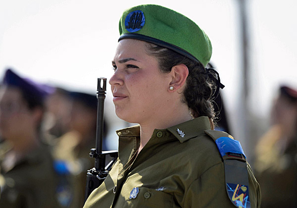 הקצינה החדשה - והנרגשת