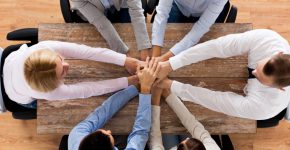 הכל מתחיל ונגמר בבני אדם. אילוסטרציה: BigStock