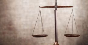 להיות בן אדם לא עולה כסף. אילוסטרציה: BigStock