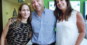 מימין: לימור גולדשטיין, מנהלת שותפים עסקיים בדל-EMC ישראל; חנן אלטיף, מנהל שותפים אזורי ב-VMware; וקרני מהרש"ק, מנהלת שיווק אזורית בכירה ב-VMware