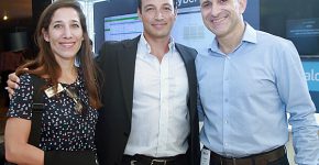 מימין: אילן יהושע, מנכ"ל Arrow ישראל; שלומי צרפתי, מנהל מכירות למגזר ה-SME ב-VMware ישראל; ואפרת בן הרוש, מנהלת שותפים ב-VMware ישראל