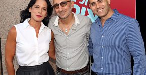 מימין: ינון גולן, מנהל השותפים העסקיים של סלקום; המוזיקאי שמעון בוסקילה; וקרן שתוי, סמנכ"לית אגף הלקוחות העסקיים של החברה