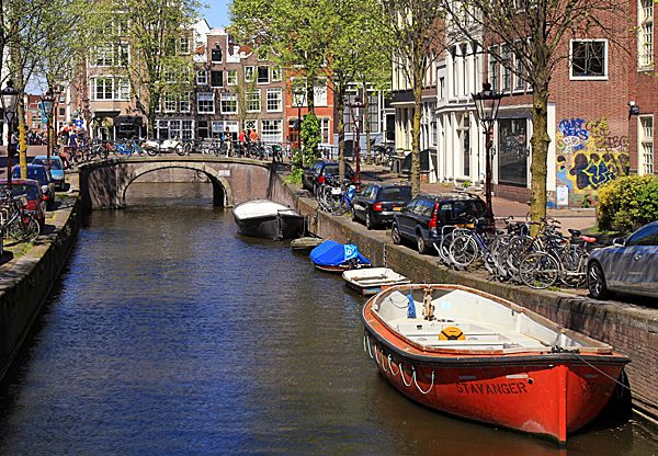 האם הרובוטים יחליפו את הסירות המסורתיות של אמסטרדם? צילום: BigStock