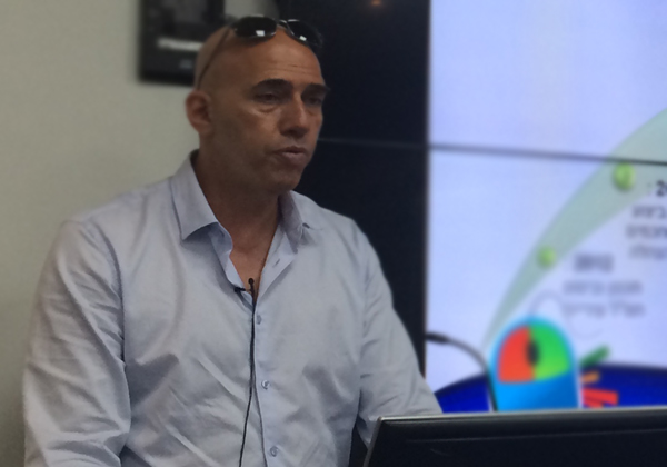 גיל צוקרמן, ראש תחום בכיר במערכות מידע ותוכנה, ומנהל מטה תקשוב בחירום בעיריית תל אביב. צילום: אבי בליזובסקי