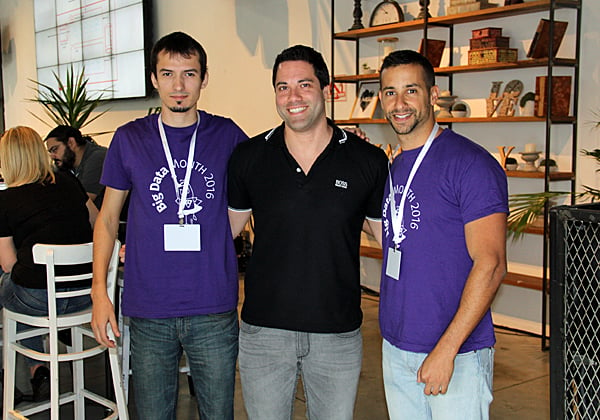 מימין: עידן תוהמי, מנהל השיווק של DataZone; אדיר רון, מנהל תחום קוד פתוח במיקרוסופט לאזור MEA; וארתור גימפל, מנהל יחידת DataZone של מטריקס