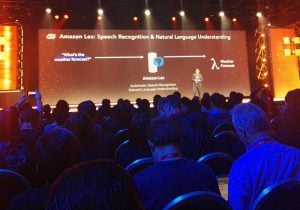 אנדי ג'סי, מנכ"ל AWS, בכנס AWS re:Invent של אמזון, בימים שהתקיים פיזית ולא רק אונליין. צילום: עופר פרוסנר