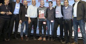 צוות אינטגריטי ו-O.P.S.I במעמד קבלת הפרס