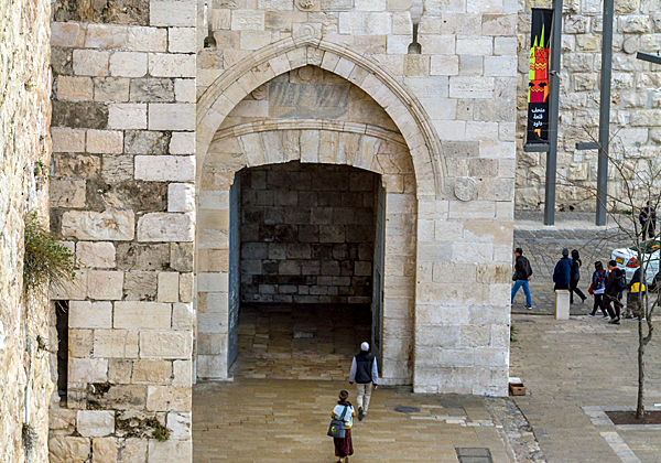 Wi-Fi - גם בשער יפו. צילום: BigStock