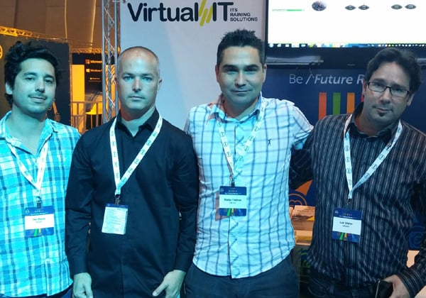 מימין לשמאל: ליר שרון, שותף; שחר פרידמן, מנהל שיווק ומכירות; בני פטרנק, שותף; עופר שרון, מנהל שירות. צוות Virtual IT