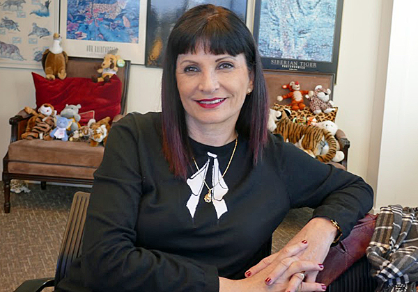 באה לבקר במאורת הנמר: יעל מיטלמן, מנכ"לית היי סנטר