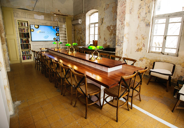 AWS Pop-up Loft. צילום: איל גזיאל