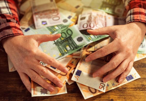 החזירו לי את כספי! אילוסטרציה: igor stevanovic/BigStock