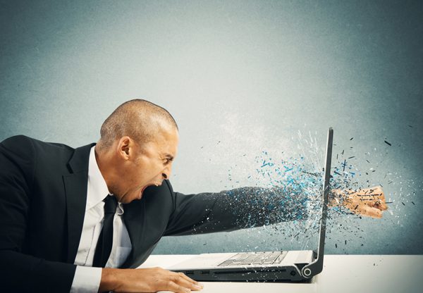 אפס סובלנות כלפי השבתות מחשוב. צילום: alphaspirit/BigStock