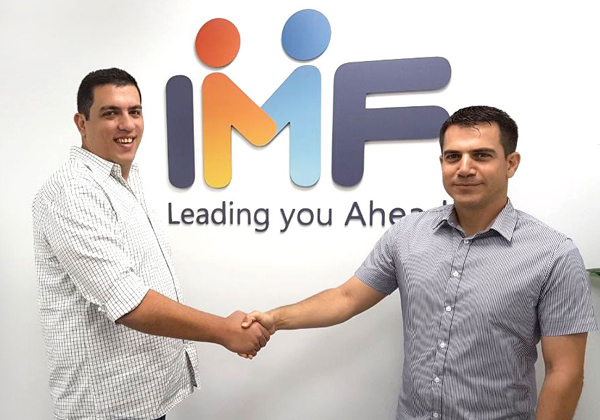 מימין: שי תורן, מנהל אזור EMEA ב-Intigua, ואור פינקלשטיין, מנכ"ל IMF. צילום: יח"צ