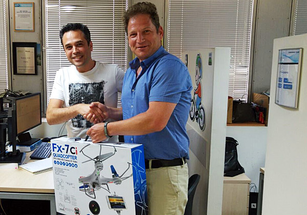 מימין: מיקי פרידמן, פריסייל אזורי ב-Veeam; ועידו מרק ממחלקת ה-IT של שירותי בריאות כללית. צילום: יח"צ