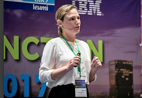 איילת אבני, מנהלת בכירה לתחומי האבטחה וההונאה ב-IBM Trusteer. צילום: תומר פולטין