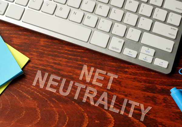 החלטה לטובת תומכי תקנות ניטרליות הרשת. צילום: Designer491, BigStock