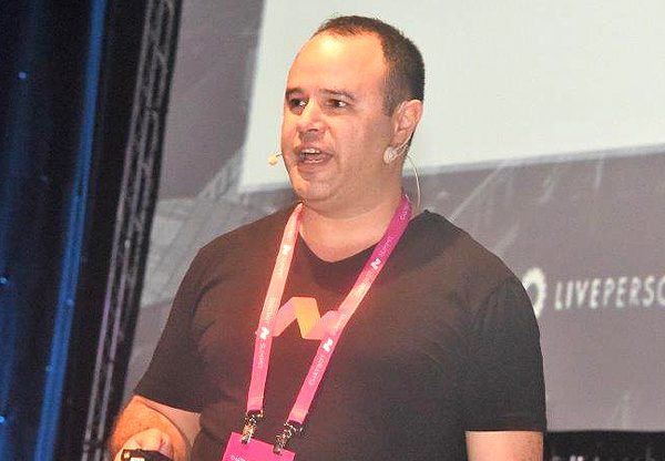 יואב בראל, מייסד ומנכ"ל כנס Chatbot Summit. צילום: פלי הנמר
