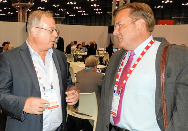 מאיר גבעון עם ג'ף אבוט, האחראי גלובלית על השותפים ב-Infor, אשר זכה להעניק אישית את פרסי ההערכה ל-GIV במהלך השנים האחרונות. צילום: פלי הנמר