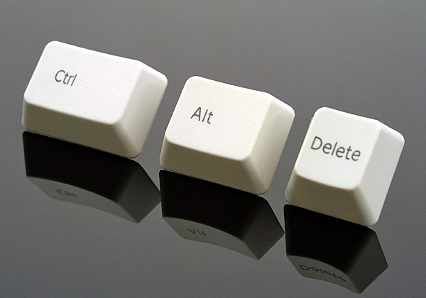 שלושה מקשים במקום מקש אחד. צילום: Pikselstock, BigStock