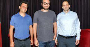 מימין: ארז רוזנברג, שותף ב-PwC Israel; אמיר וייס, מנכ"ל יוניברסל מקאן דיגיטל; וירון ויצנבליט, שותף ב-PwC Israel. צילום: גבע טלמור