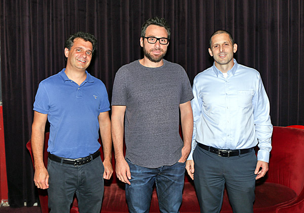 מימין: ארז רוזנברג, שותף ב-PwC Israel; אמיר וייס, מנכ"ל יוניברסל מקאן דיגיטל; וירון ויצנבליט, שותף ב-PwC Israel. צילום: גבע טלמור