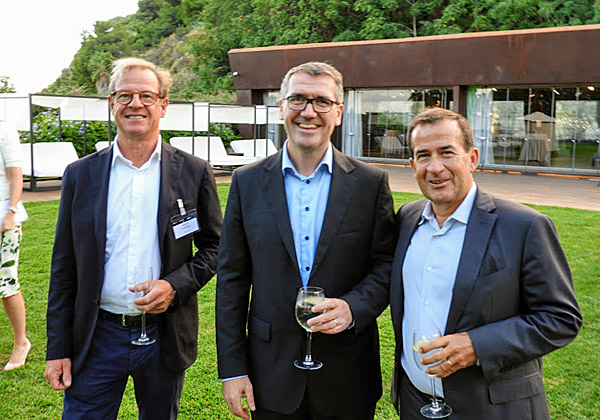 מימין: ז'אן פייר ברולארד, סגן נשיא בכיר ומנהל כללי ב-VMware לאזור EMEA; ואונגוס הגרטי, נשיא לאזור EMEA ב-Dell-EMC Commercial Business