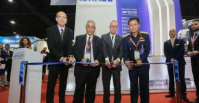 סמנכ"ל חברת 'ורינט', נועם רוזנפלד, שגריר ישראל בתאילנד שמעון רודד, הסגן הבכיר לראש סיב"ט, פול פרידברג ויועץ מח"א תאילנד Chaiyapruk Didyasarin. צילום: דוברות משרד הביטחון