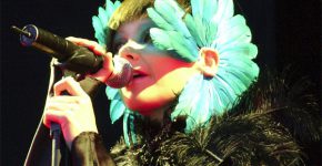 ביורק. צילום: Zach Klein/ויקיפדיה