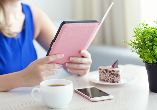 11 שנים לקורא האלקטרוני המפורסם בעולם, הקינדל. צילום: דניס פריחודוב, מתוך BigStock