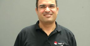 ערן מנצור, יועץ Red Hat Middleware בחטיבת מוצרי התוכנה של מטריקס. צילום: הדר צדקה חזן