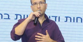 עופר בן ארצי, מנהל תשתיות ה-IT, הבורסה לניירות ערך. צילום: ניב קנטור