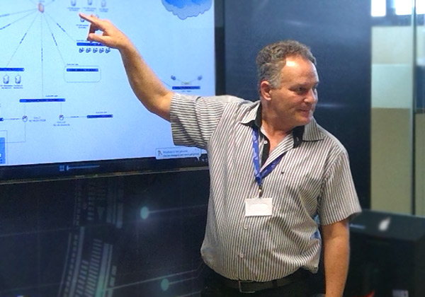 שאול אמיר, המנהל המדעי של סימולטור הסייבר מתוצרת סייברביט. צילום: אבי בליזובסקי