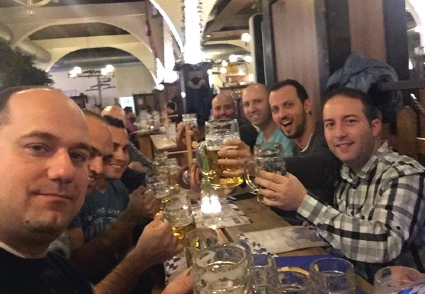 גרמניה ידועה בבירה המצויינת שלה, וכמובן שאנשי נט-אפ לא טמנו ידם בצלחת, או, יותר נכון - בכוסות. צילום: יח"צ