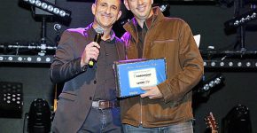 Forcepoint. מימין: ניצן כהן, מנהל פעילות Forcepoint ישראל; ואילן יהושע, מנכ"ל Arrow ECS ישראל. צילום: ניב קנטור