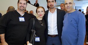 בתמונה: נתן דואר, מנהל תחום וירטואליזציה במכבי שירותי בריאות; אלי שקד, מנהל פעילות VMware ישראל; אירית אלפרוביץ', מנהלת מכירות אנטרפרייז ב-VMware ישראל; וברק קורן, מהנדס מערכות מידע בכיר בסימנס. צילום: ניב קנטור
