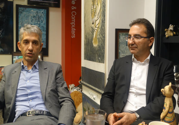 מימין לשמאל: ברונו דוראנד, סגן נשיא מכירות לאירופה, ו-תומא דרוו, סגן נשיא לאזור דרום אירופה, מחברת ג'וניפר. צילום: פלי הנמר