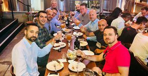 מימין: רומן מדוודובסקי, מנהל פריסיילים ברדוור; ליאור זמיר, פריסייל ברדוור; ניר בר אלי, מנכ"ל קומסק הפצה; ארז ויטנשטיין, Country manger; דוד אזר, פריסייל ברדוור; חן שפר, פריסייל בקומסק; פבלו גוט, מנהל מוצר רדוור בקומסק; אבי מרק, סמנכ"ל קומסק; יוחאי תורג'מן, מנהל מכירות ברדוור; ובני חייק, מנהל שותפים עסקיים ישראל ברדוור. צילום: יח"צ