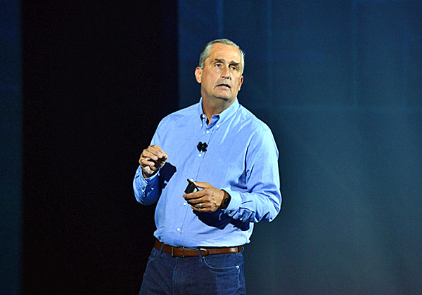 בריאן קרזניץ', מנכ"ל אינטל, בתערוכת CES 2018. צילום: יח"צ