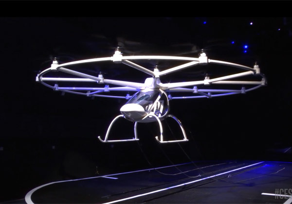 הרחפן של אינטל בפעולה ב-CES 2018. צילום: יח"צ