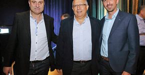 מימין: אלי שקד, מנכ"ל VMware ישראל; שינו זוארץ, מנכ"ל C-Data; ואריה דרעי, מנהל זרוע הטכנולוגיות בבנק דיסקונט. צילום: ניב קנטור