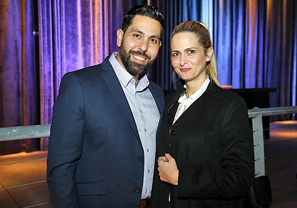 מימין: ורד הוכמן, מנהלת מדור תשתיות אפליקטיביות בבנק הבנלאומי; אבי יושעי, CTO אזורי ומנהל גוף ההנדסה ב-VMware. צילום: ניב קנטור