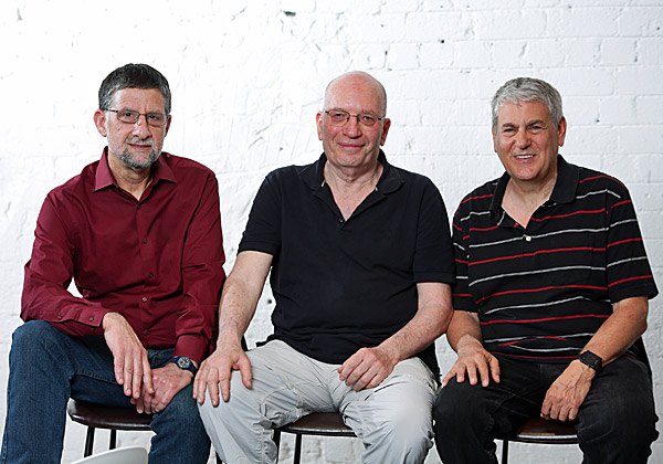 מימין: גיל אמיד, יואב הולנדר וזיו בנימיני, מייסדי פורטליקס. צילום: דרור סיתהכל